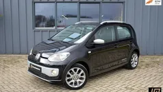 Zwart, metallic lak Gebruikt 2014 VW cross up! Hatchback | € 7.950 (Eerlijke prijs)