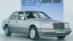 Grijs Gebruikt 1995 Mercedes E220 Elegance Sedan | € 5.999
