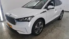 Wit (metallic) Gebruikt 2021 Skoda Enyaq iV Loft SUV | € 22.850 (Eerlijke prijs)