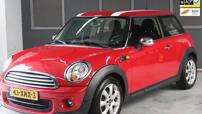 Rood Gebruikt 2012 Mini Cooper Business Hatchback | € 4.950 (Eerlijke prijs)