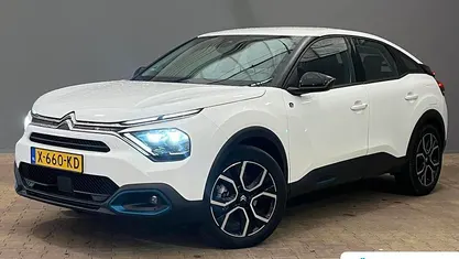 Wit Gebruikt 2023 Citroën e-C4 Feel SUV | € 18.195 (Eerlijke prijs)