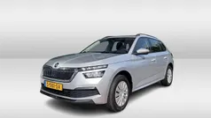 Grijs, metallic lak Gebruikt 2023 Skoda Kamiq Active SUV | € 20.450 (Eerlijke prijs)