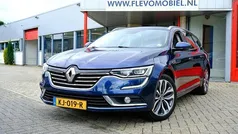 Blauw, metallic lak Gebruikt 2016 Renault Talisman Zen Stationwagen | € 12.950 (Eerlijke prijs)