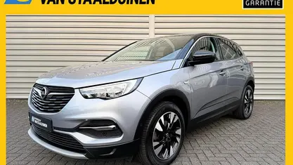 Grijs Occasion 2019 Opel Grandland X Innovation SUV | € 18.250 (Eerlijke prijs)