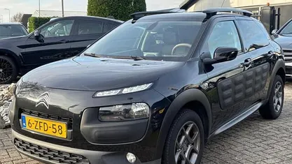 Zwart Occasion 2014 Citroën C4 Cactus Shine Hatchback | € 5.450 (Goede deal)