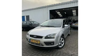 Grijs Gebruikt 2007 Ford Focus Futura Sedan | € 2.250 (Eerlijke prijs)
