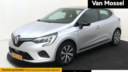 Grijs Gebruikt 2023 Renault Clio V Equilibre Hatchback | € 14.940 (Eerlijke prijs)