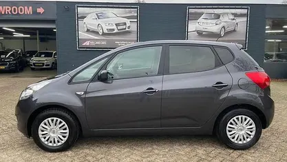 Grijs Gebruikt 2012 Kia Venga Plus Hatchback | € 6.995 (Eerlijke prijs)
