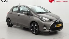 Grijs Gebruikt 2016 Toyota Yaris Hybrid Hatchback | € 14.499 (Eerlijke prijs)