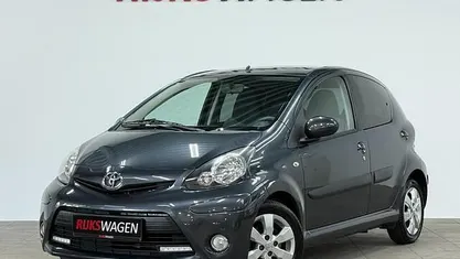 Occasion Toyota Aygo 68 PK (50 kW) 2014 Zilver, metallic lak Hatchback