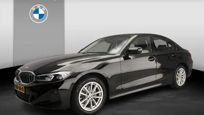 Zwart Gebruikt 2024 BMW 318 Shadowline Sedan | € 35.900 (Super prijs)