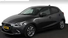 Grijs Gebruikt 2017 Mazda 2 Luxury Hatchback | € 10.950 (Eerlijke prijs)