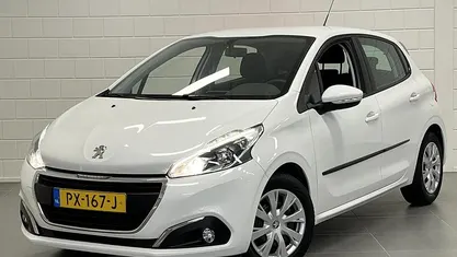 Gebruikt 2017 Peugeot 208 Hatchback | € 8.225 (Eerlijke prijs)