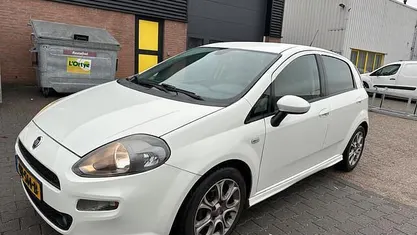 Gebruikt 2015 Fiat Punto Evo Lounge Hatchback | € 2.490 (Goede deal)