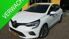 Gebruikt 2021 Renault Clio V Business Hatchback | € 15.940 (Eerlijke prijs)