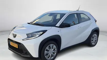 Gebruikt 2024 Toyota Aygo X Play SUV | € 17.900 (Eerlijke prijs)