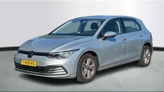Grijs Gebruikt 2023 VW Golf VIII Life Hatchback | € 25.950 (Eerlijke prijs)