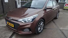 Bruin (metallic) Gebruikt 2019 Hyundai i20 Premium Hatchback | € 12.950 (Eerlijke prijs)