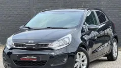 Zwart Gebruikt 2014 Kia Rio Sedan | € 4.990 (Eerlijke prijs)