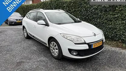 Wit Gebruikt 2013 Renault Mégane GrandTour Expression Stationwagen | € 3.445 (Eerlijke prijs)