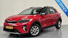 Signal red/black m Gebruikt 2023 Kia Stonic SUV | € 20.950 (Eerlijke prijs)