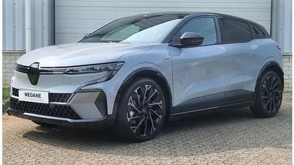 Grijs Nieuw 2025 Renault Megane E-Tech Esprit Alpine Hatchback | € 39.875 (Eerlijke prijs)