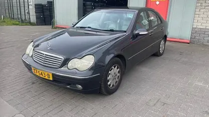 Grijs Gebruikt 2002 Mercedes C200 Classic Sedan | € 3.699 (Eerlijke prijs)