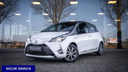 Wit Occasion 2019 Toyota Yaris Hybrid Edition Hatchback | € 18.345 (Eerlijke prijs)