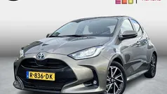 Groen Gebruikt 2022 Toyota Yaris Hybrid Hatchback | € 20.999 (Eerlijke prijs)