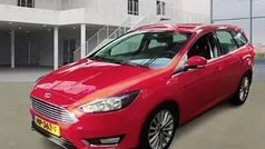 Rood Gebruikt 2015 Ford Focus Titanium Stationwagen | € 7.950 (Goede deal)