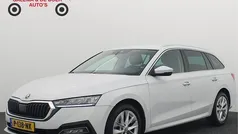 Wit Gebruikt 2021 Skoda Octavia Stationwagen | € 23.888 (Eerlijke prijs)