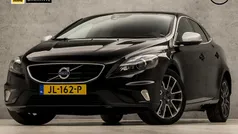 Zwart Gebruikt 2016 Volvo V40 R-Design Stationwagen | € 14.445 (Eerlijke prijs)
