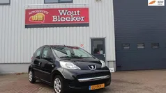 Zwart (metallic) Gebruikt 2011 Peugeot 107 Hatchback | € 2.950 (Eerlijke prijs)