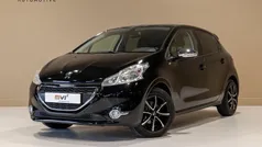 Zwart Gebruikt 2014 Peugeot 208 Style Hatchback | € 6.000 (Eerlijke prijs)