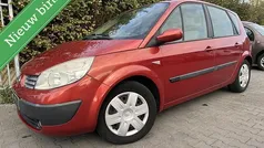 Rood Gebruikt 2006 Renault Scénic II Dynamique MPV | € 1.750 (Eerlijke prijs)