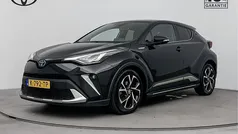 Zwart, metallic lak Gebruikt 2021 Toyota C-HR SUV | € 21.445 (Eerlijke prijs)