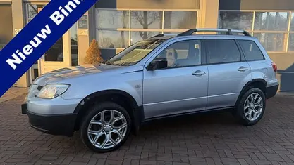 Grijs (metallic) Occasion 2005 Mitsubishi Outlander Invite+ SUV | € 2.750 (Eerlijke prijs)
