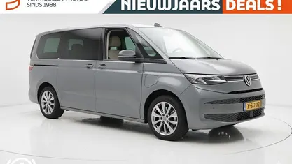 Grijs Occasion 2024 VW Multivan Van | € 50.530 (Eerlijke prijs)