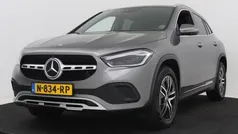 Mountain grey metallic (grijs metallic) Gebruikt 2022 Mercedes GLA250 Progressive SUV | € 43.950 (Goede deal)
