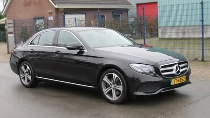 Zwart Occasion 2016 Mercedes E200 Prestige Sedan | € 24.750 (Eerlijke prijs)