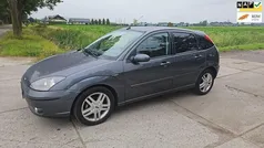 Grijs Gebruikt 2003 Ford Focus Ghia Hatchback | € 1.450 (Eerlijke prijs)