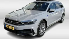 Grijs Gebruikt 2022 VW Passat Business Stationwagen | € 24.950 (Eerlijke prijs)