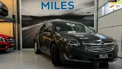 Grijs, metallic lak Gebruikt 2015 Opel Insignia Cosmo Hatchback | € 8.750 (Eerlijke prijs)