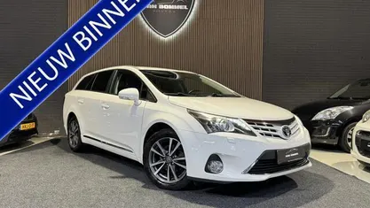 Wit Gebruikt 2015 Toyota Avensis Business Edition Stationwagen | € 14.750 (Eerlijke prijs)