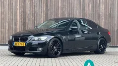 Zwart, metallic lak Gebruikt 2008 BMW 335 Executive Coupé | € 12.950 (Eerlijke prijs)