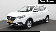 Wit Gebruikt 2020 MG ZS Comfort Sedan | € 12.995 (Eerlijke prijs)
