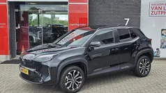 Zwart Gebruikt 2024 Toyota Yaris Cross SUV | € 28.790 (Eerlijke prijs)