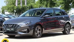 Grijs Gebruikt 2022 Hyundai i30 Comfort Hatchback | € 18.945 (Eerlijke prijs)