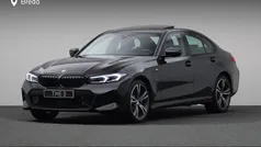 Zwart Gebruikt 2025 BMW 320e M Sport Sedan | € 48.880 (Eerlijke prijs)