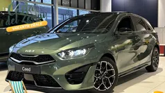 Groen Nieuw 2025 Kia Ceed 2 Hatchback | € 34.495 (Eerlijke prijs)